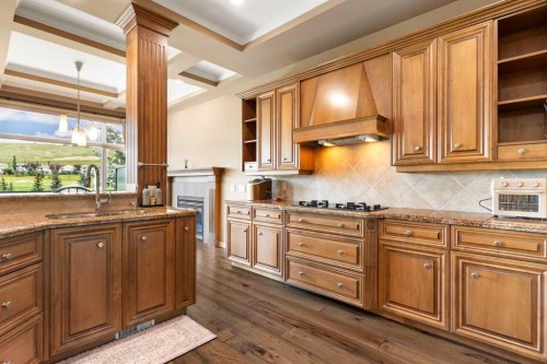 112 Gleneagles View, Cochrane, AB - Indoor Photo Showing Kitchen