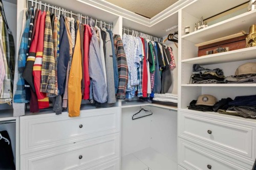 117 Auburn Glen Drive Se, Calgary, AB - Indoor With Storage