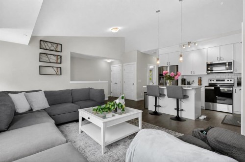188 Livingston Common Ne, Calgary, AB 