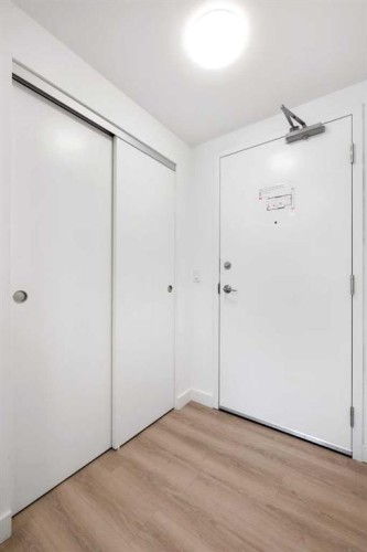 405-123 4 Street Ne, Calgary, AB - Indoor Photo Showing Other Room