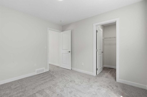 7 Verdure Gate Sw, Calgary, AB 
