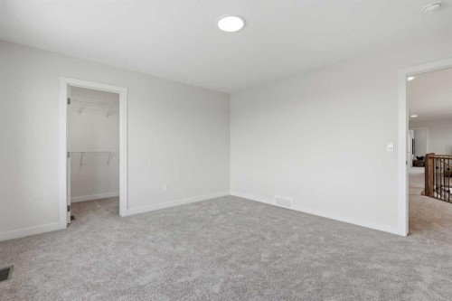 7 Verdure Gate Sw, Calgary, AB 