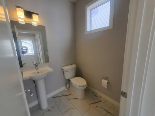 1045 West Lakeview Drive, Chestermere, AB - Indoor Photo Showing Bathroom