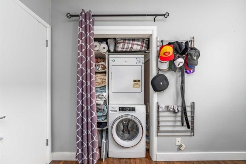 301-1908 28 Avenue Sw, Calgary, AB - Indoor Photo Showing Laundry Room