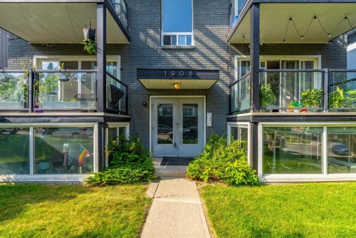 301-1908 28 Avenue Sw, Calgary, AB - Outdoor With Balcony