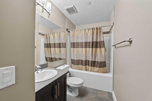 759 Stonehaven Drive, Carstairs, AB - Indoor Photo Showing Bathroom