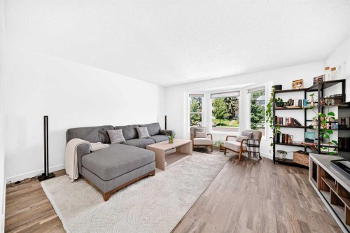 3728 Cedarille Drive Sw, Calgary, AB - Indoor Photo Showing Living Room