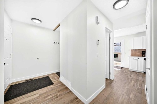 3728 Cedarille Drive Sw, Calgary, AB - Indoor Photo Showing Other Room
