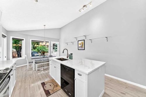 4 Valley Meadow Close Nw, Calgary, AB 