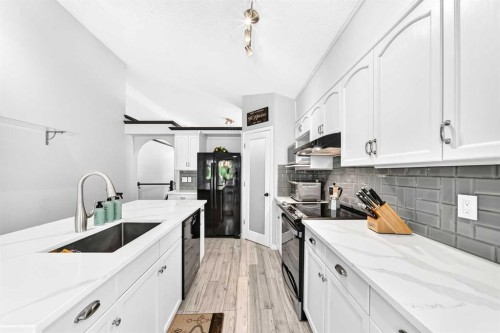4 Valley Meadow Close Nw, Calgary, AB 