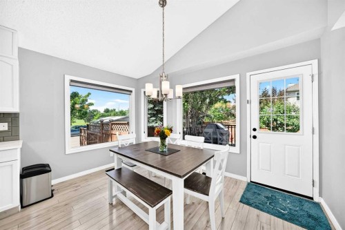 4 Valley Meadow Close Nw, Calgary, AB 