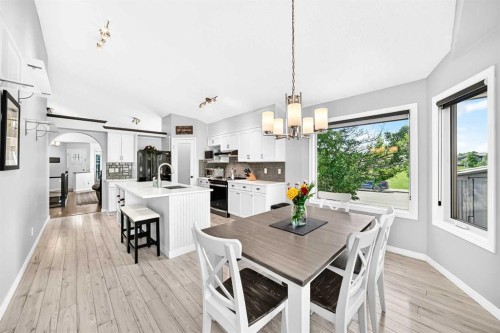 4 Valley Meadow Close Nw, Calgary, AB 
