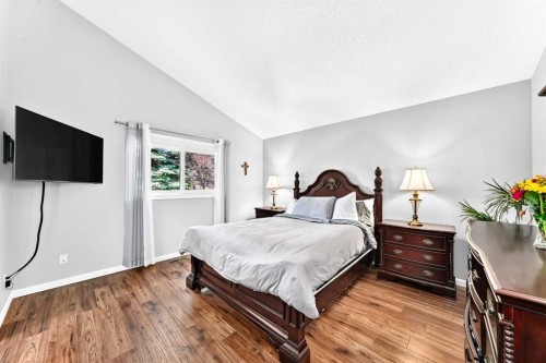 4 Valley Meadow Close Nw, Calgary, AB 