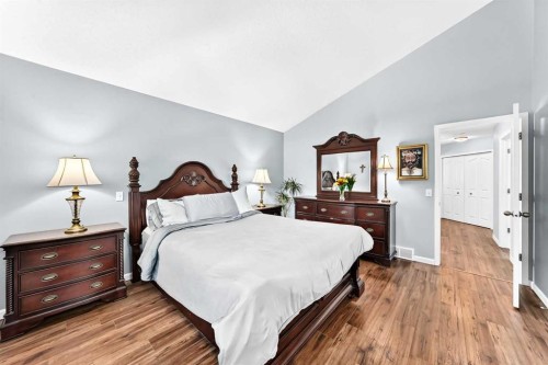 4 Valley Meadow Close Nw, Calgary, AB 