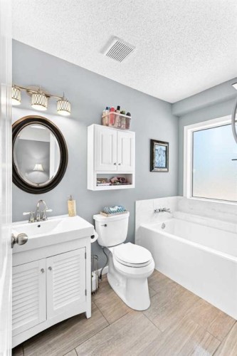 4 Valley Meadow Close Nw, Calgary, AB 