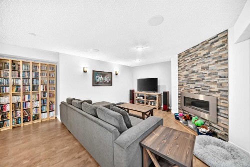 4 Valley Meadow Close Nw, Calgary, AB 