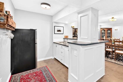 4 Valley Meadow Close Nw, Calgary, AB 