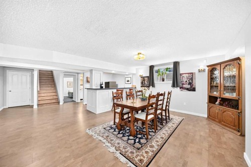 4 Valley Meadow Close Nw, Calgary, AB 