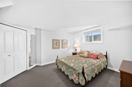 4 Valley Meadow Close Nw, Calgary, AB 