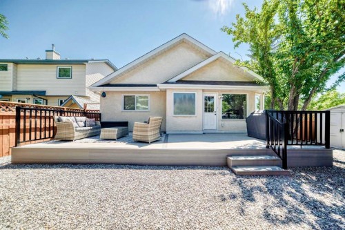 4 Valley Meadow Close Nw, Calgary, AB 