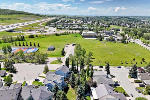 4 Valley Meadow Close Nw, Calgary, AB 