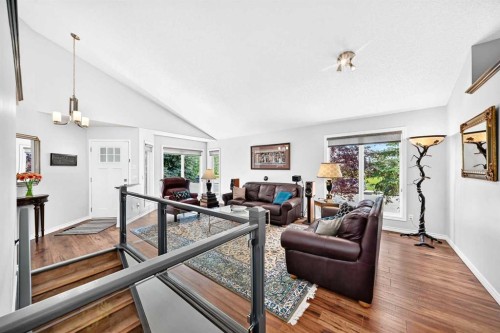 4 Valley Meadow Close Nw, Calgary, AB 