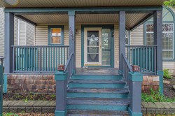 655 Erin Woods Drive SE Calgary, AB T2B 3L1