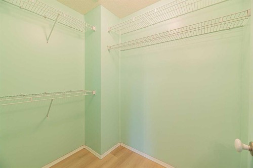 655 Erin Woods Drive Se, Calgary, AB 