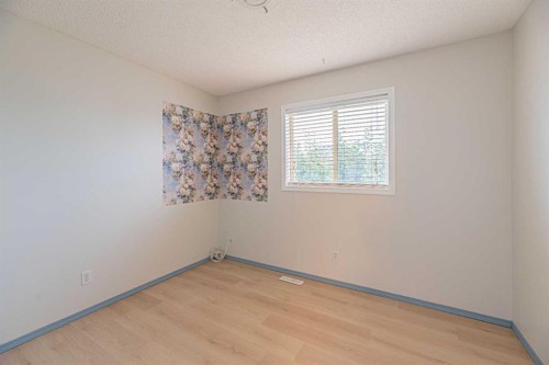 655 Erin Woods Drive Se, Calgary, AB 