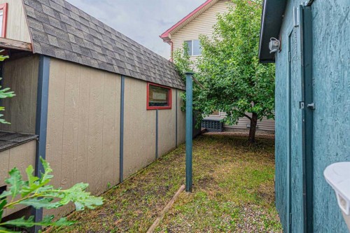 655 Erin Woods Drive Se, Calgary, AB 