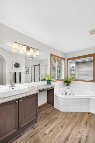7919 Cougar Ridge Avenue Sw, Calgary, AB 