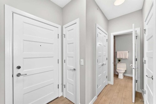 3407-80 Greenbriar Place Nw, Calgary, AB - Indoor Photo Showing Other Room