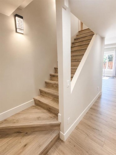 513 Sierra Madre Court Sw, Calgary, AB - Indoor Photo Showing Other Room