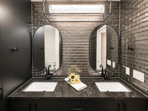 513 Sierra Madre Court Sw, Calgary, AB - Indoor Photo Showing Bathroom