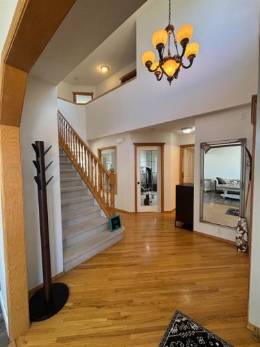 513 Sierra Madre Court Sw, Calgary, AB - Indoor Photo Showing Other Room