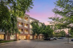 4208-24 Hemlock Crescent SW Calgary, AB T3C 2Z1