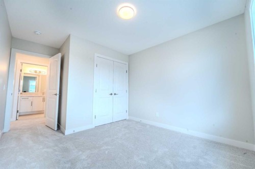 124 Waterford Way, Chestermere, AB - Indoor Photo Showing Other Room
