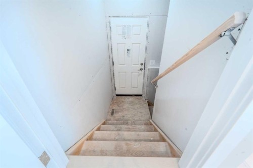 124 Waterford Way, Chestermere, AB - Indoor Photo Showing Other Room