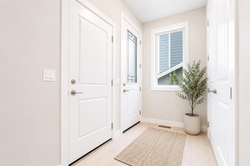 124 Waterford Way, Chestermere, AB - Indoor Photo Showing Other Room