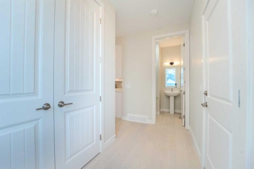 124 Waterford Way, Chestermere, AB - Indoor Photo Showing Other Room