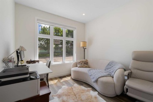 2424 25 Avenue Nw, Calgary, AB - Indoor