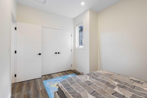 2424 25 Avenue Nw, Calgary, AB - Indoor