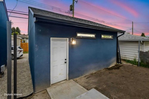 2424 25 Avenue Nw, Calgary, AB - Outdoor