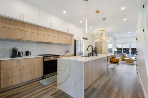 2424 25 Avenue Nw, Calgary, AB - Indoor Photo Showing Kitchen With Upgraded Kitchen