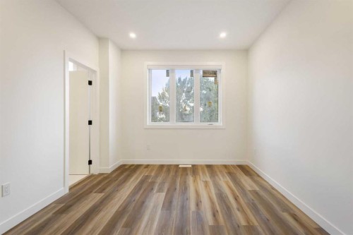 2426 25 Avenue Nw, Calgary, AB - Indoor Photo Showing Other Room