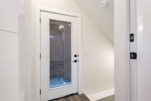 2426 25 Avenue Nw, Calgary, AB - Indoor Photo Showing Other Room