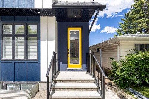 2426 25 Avenue Nw, Calgary, AB - Outdoor With Exterior