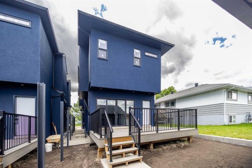 2426 25 Avenue Nw, Calgary, AB - Outdoor With Exterior