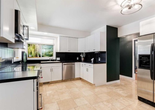 425 Woodland Crescent Se, Calgary, AB 