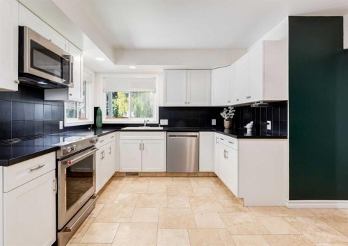425 Woodland Crescent Se, Calgary, AB 